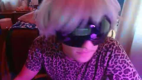 Snapshot of wolfgamer44 chatting on 11-19-25, 09:59 wolfgamer44 online show from 11-19-25, 09:59