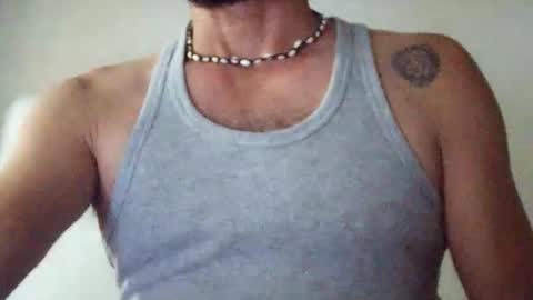 Luis online show from 10-19-25, 03:29