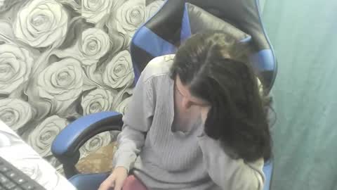 Snapshot of wolfxsnow chatting on 12-03-25, 10:30 wolfxsnow online show from 12-03-25, 10:30