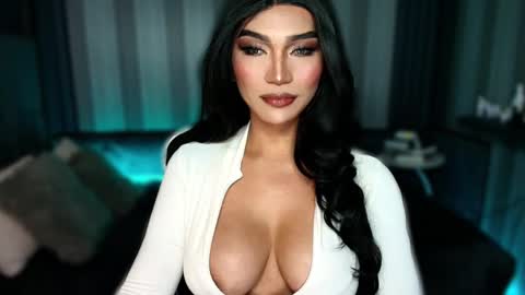 Julia online show from 11-28-25, 02:25