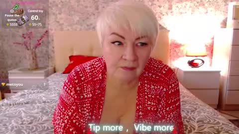 Snapshot of women_pleasures chatting on 01-29-25, 11:20 women_pleasures online show from 01-29-25, 11:20