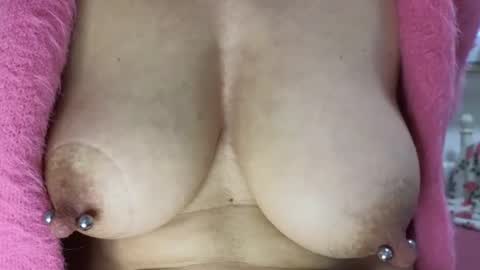 Wondergirl online show from 02-18-25, 12:49