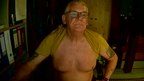 Snapshot of wonneprop10 chatting on 09-14-25, 05:01 Always Horny online show from 09-14-25, 05:01