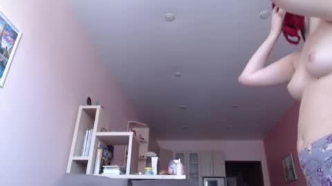 Snapshot of woodland_peony chatting on 02-13-26, 06:09 Woodland Peony online show from 02-13-26, 06:09