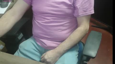 Snapshot of woodworker6473 chatting on 01-02-25, 12:23 woodworker6473 online show from 01-02-25, 12:23