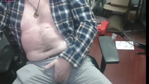 Snapshot of woodworker6473 chatting on 01-17-25, 12:20 woodworker6473 online show from 01-17-25, 12:20