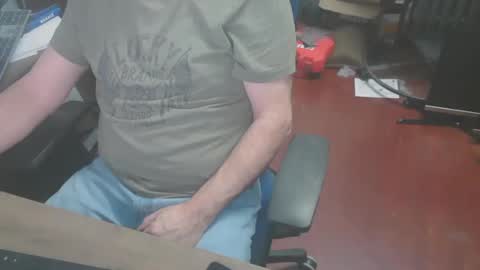 Snapshot of woodworker6473 chatting on 01-20-25, 12:15 woodworker6473 online show from 01-20-25, 12:15