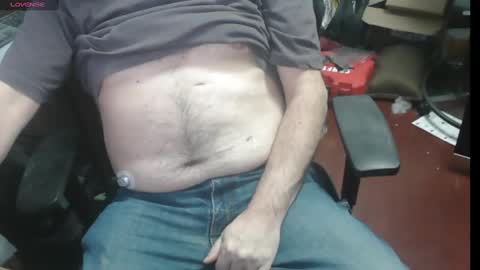 Snapshot of woodworker6473 chatting on 01-25-25, 12:27 woodworker6473 online show from 01-25-25, 12:27