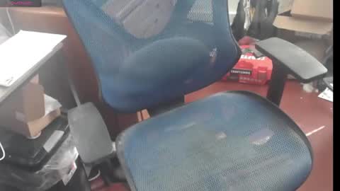 Snapshot of woodworker6473 chatting on 01-29-25, 05:13 woodworker6473 online show from 01-29-25, 05:13