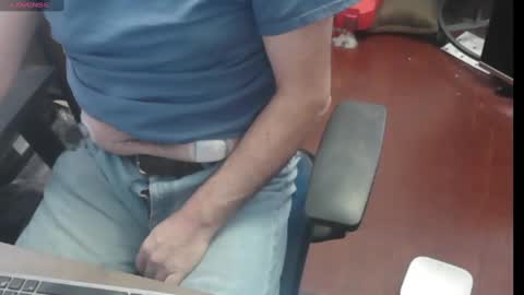 Snapshot of woodworker6473 chatting on 02-10-25, 06:35 woodworker6473 online show from 02-10-25, 06:35