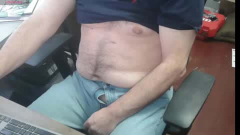 Snapshot of woodworker6473 chatting on 02-28-25, 08:39 woodworker6473 online show from 02-28-25, 08:39