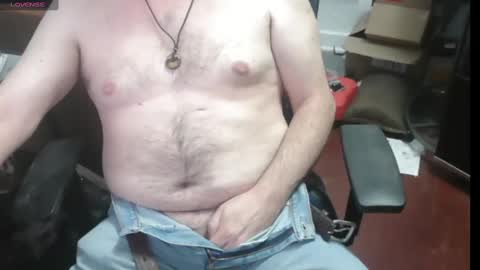 Snapshot of woodworker6473 chatting on 03-03-25, 11:35 woodworker6473 online show from 03-03-25, 11:35