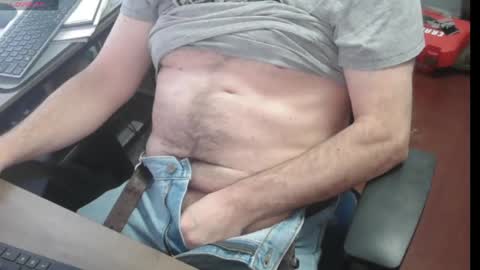 Snapshot of woodworker6473 chatting on 03-05-25, 05:08 woodworker6473 online show from 03-05-25, 05:08