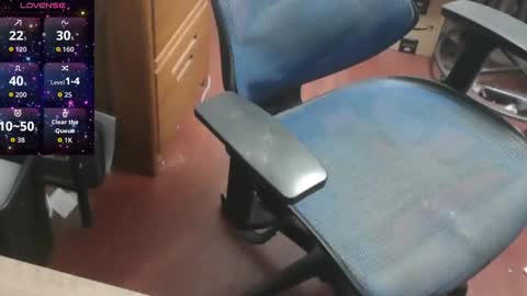 Snapshot of woodworker6473 chatting on 09-24-25, 12:58 woodworker6473 online show from 09-24-25, 12:58