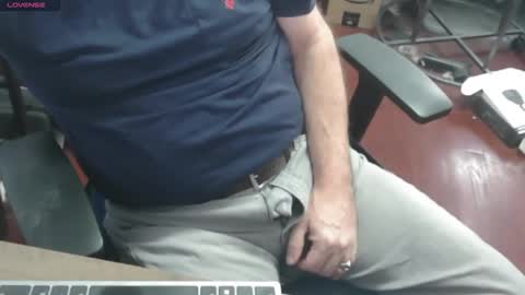 Snapshot of woodworker6473 chatting on 09-26-25, 12:53 woodworker6473 online show from 09-26-25, 12:53