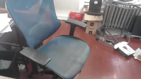 Snapshot of woodworker6473 chatting on 10-03-25, 12:35 woodworker6473 online show from 10-03-25, 12:35