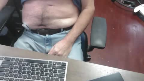 Snapshot of woodworker6473 chatting on 10-07-25, 12:35 woodworker6473 online show from 10-07-25, 12:35