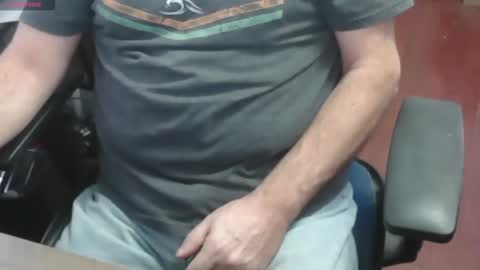 Snapshot of woodworker6473 chatting on 11-03-25, 12:50 woodworker6473 online show from 11-03-25, 12:50