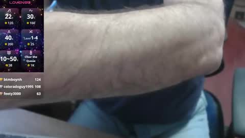 Snapshot of woodworker6473 chatting on 11-11-25, 01:44 woodworker6473 online show from 11-11-25, 01:44