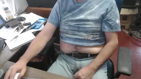 Snapshot of woodworker6473 chatting on 11-12-25, 02:28 woodworker6473 online show from 11-12-25, 02:28