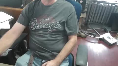 Snapshot of woodworker6473 chatting on 11-22-25, 07:57 woodworker6473 online show from 11-22-25, 07:57