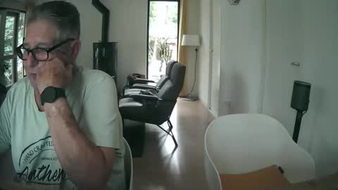 woodwurm and Snoeske online show from 09-16-25, 03:46