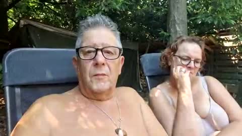 woodwurm and Snoeske online show from 06-18-26, 01:15