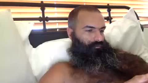 woof_wolf37 online show from 10-18-25, 03:57