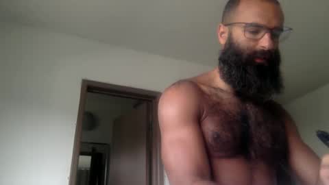 woof_wolf37 online show from 06-04-26, 04:02