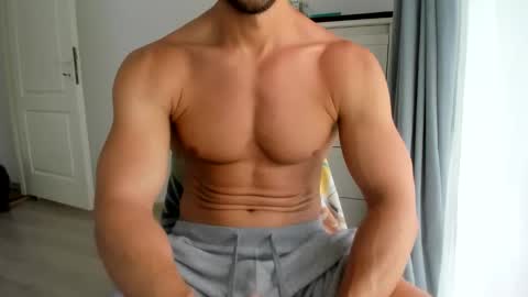 Snapshot of woolfiie chatting on 06-08-26, 11:10 Wolfie online show from 06-08-26, 11:10