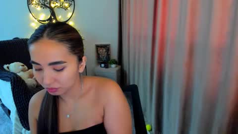 Snapshot of worldofkim chatting on 02-25-26, 10:03 dudetta Kim online show from 02-25-26, 10:03