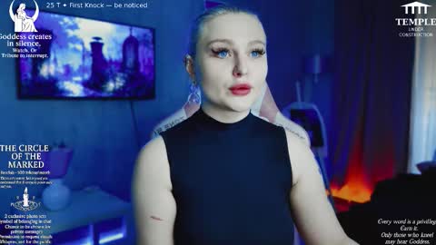 Snapshot of wounded_goddess chatting on 10-20-25, 05:52 Goddess Sophy online show from 10-20-25, 05:52