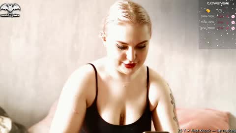 Snapshot of wounded_goddess chatting on 06-06-26, 03:17 Goddess Sophy online show from 06-06-26, 03:17