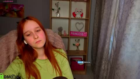 wow_emma_ online show from 04-10-26, 01:49