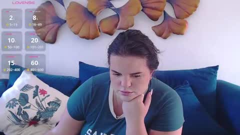 Snapshot of wow_its_kaitlyn chatting on 06-18-26, 06:02 Kaitlyn xx online show from 06-18-26, 06:02