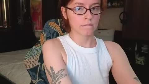 Snapshot of wow_luvng chatting on 06-22-26, 04:04 Rebecy online show from 06-22-26, 04:04