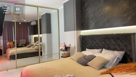 Maya online show from 04-17-26, 01:19