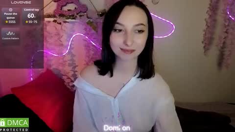 Snapshot of wow_sue chatting on 03-11-26, 05:19 Sue online show from 03-11-26, 05:19