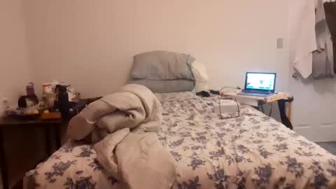 Cuteipie online show from 12-14-25, 11:48