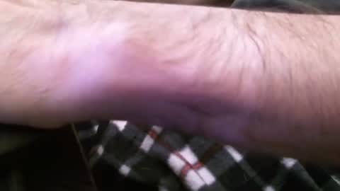 Snapshot of wrangleat0r chatting on 12-28-24, 04:19 wrangleat0r online show from 12-28-24, 04:19