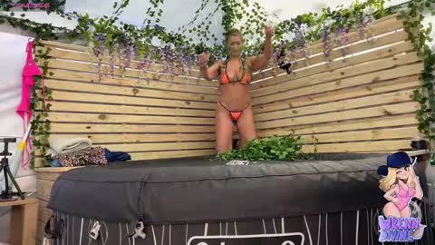 Snapshot of wrenn_mitch chatting on 03-02-26, 02:57 Wrenn Divine online show from 03-02-26, 02:57