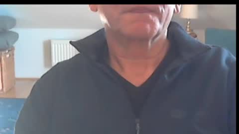 Snapshot of wuki123 chatting on 11-12-25, 11:10 Wuki online show from 11-12-25, 11:10