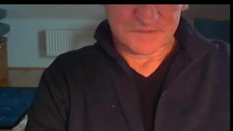 Snapshot of wuki123 chatting on 11-27-25, 01:35 Wuki online show from 11-27-25, 01:35