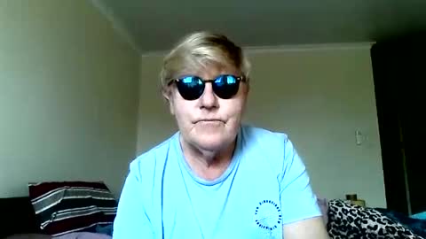 Snapshot of wwwwio chatting on 06-08-26, 12:25 wwwwio online show from 06-08-26, 12:25