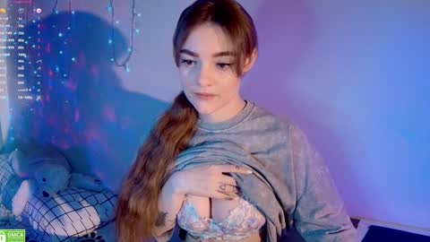 Snapshot of wxiuixw chatting on 12-08-24, 01:13 Sonya online show from 12-08-24, 01:13