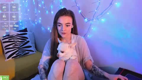 Snapshot of wxiuixw chatting on 02-13-25, 10:22 Sonya online show from 02-13-25, 10:22