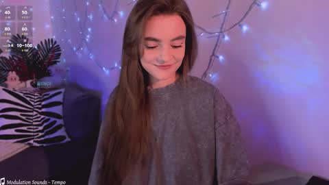 Snapshot of wxiuixw chatting on 10-31-25, 10:11 Sonya online show from 10-31-25, 10:11