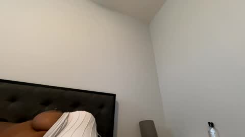 Snapshot of wynterheat chatting on 01-26-25, 05:23 Wynter Heat online show from 01-26-25, 05:23
