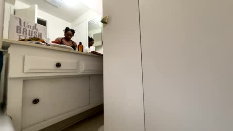 Snapshot of wynterheat chatting on 02-10-25, 08:42 Wynter Heat online show from 02-10-25, 08:42