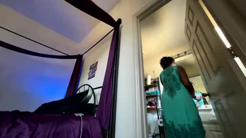 Snapshot of wynterheat chatting on 03-12-25, 05:17 Wynter Heat online show from 03-12-25, 05:17